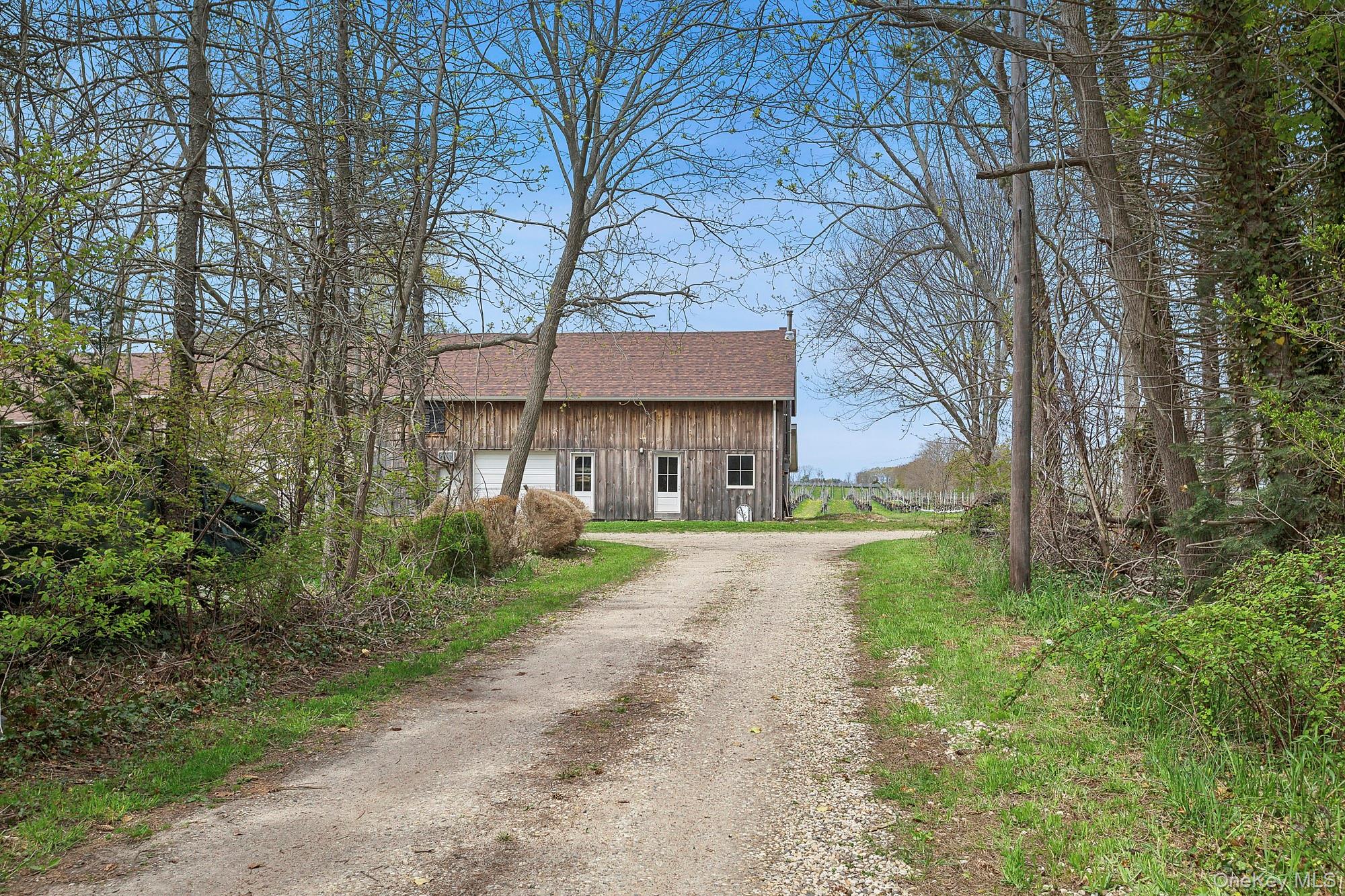 37025 Main Road Property Photo 3