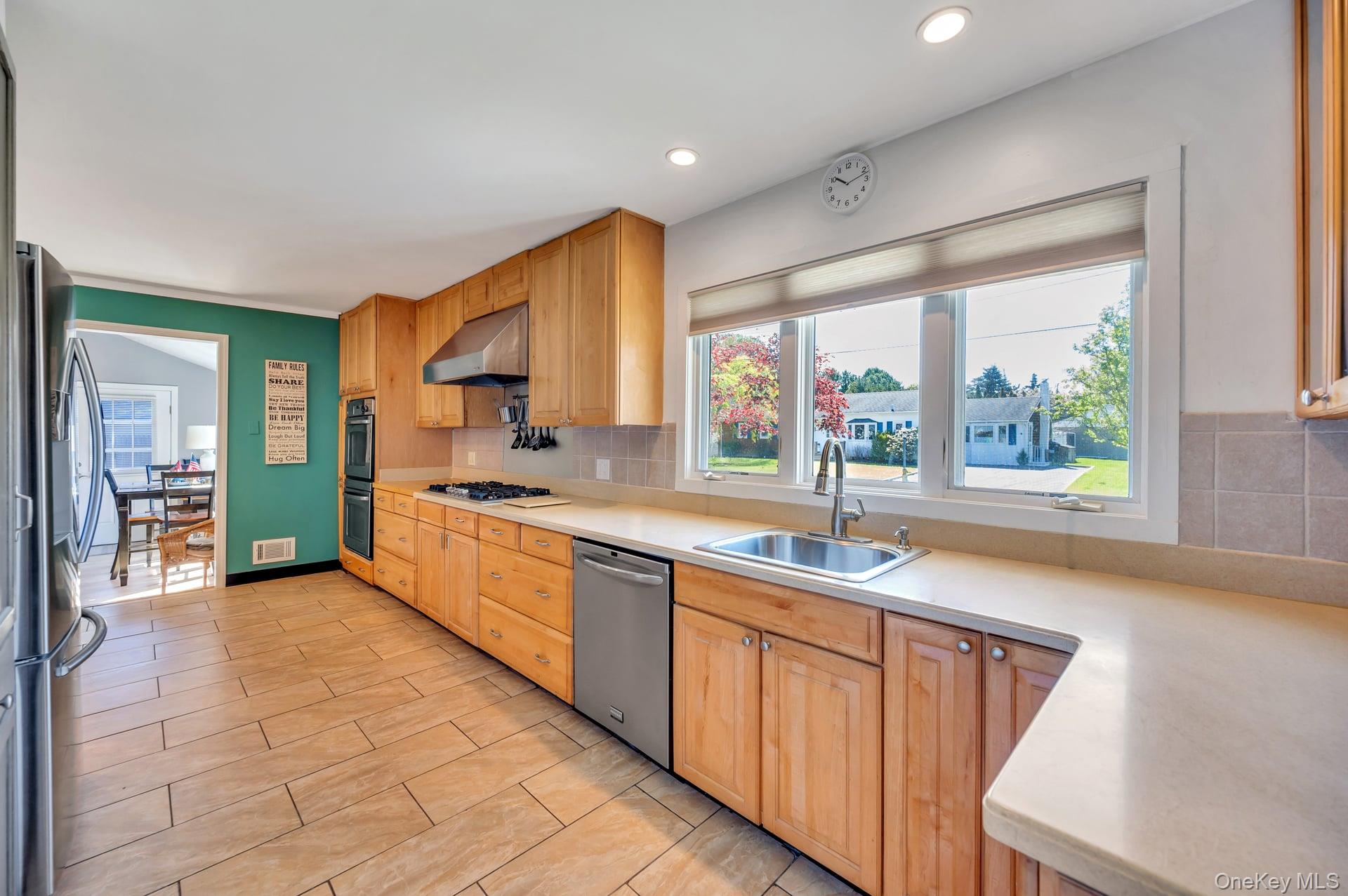 729 Ent Avenue Property Photo 16
