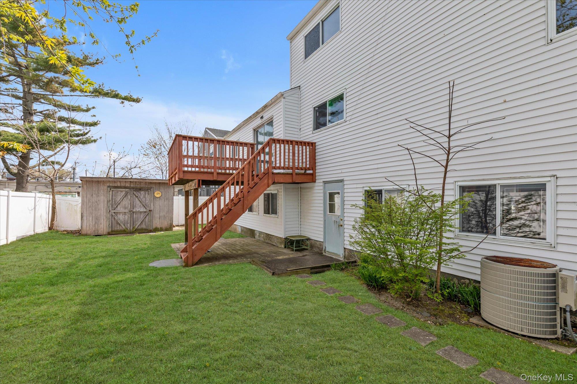 2461 Merrick Avenue Property Photo 28