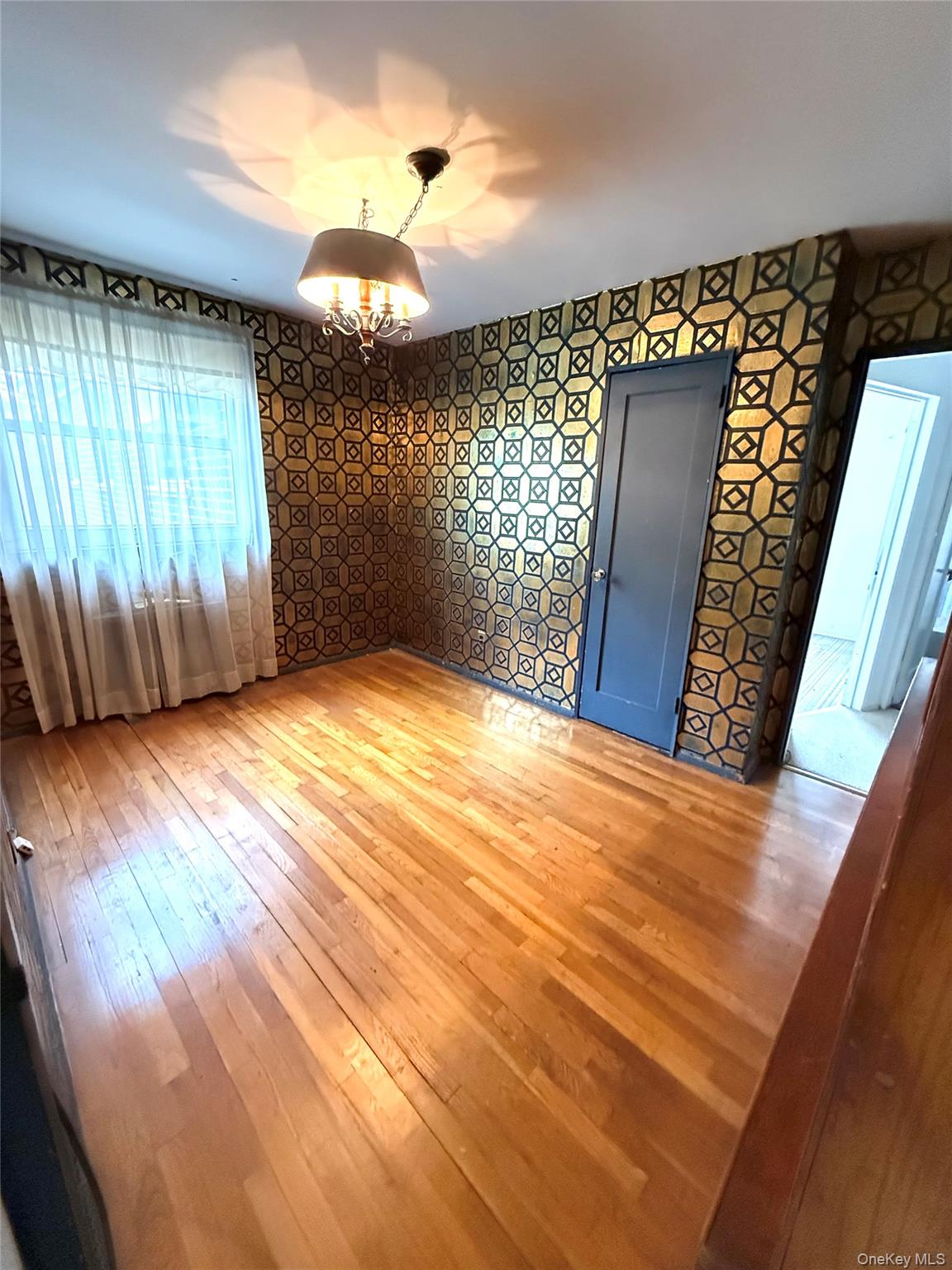 25216 63 Avenue 4-1340 Property Photo 2