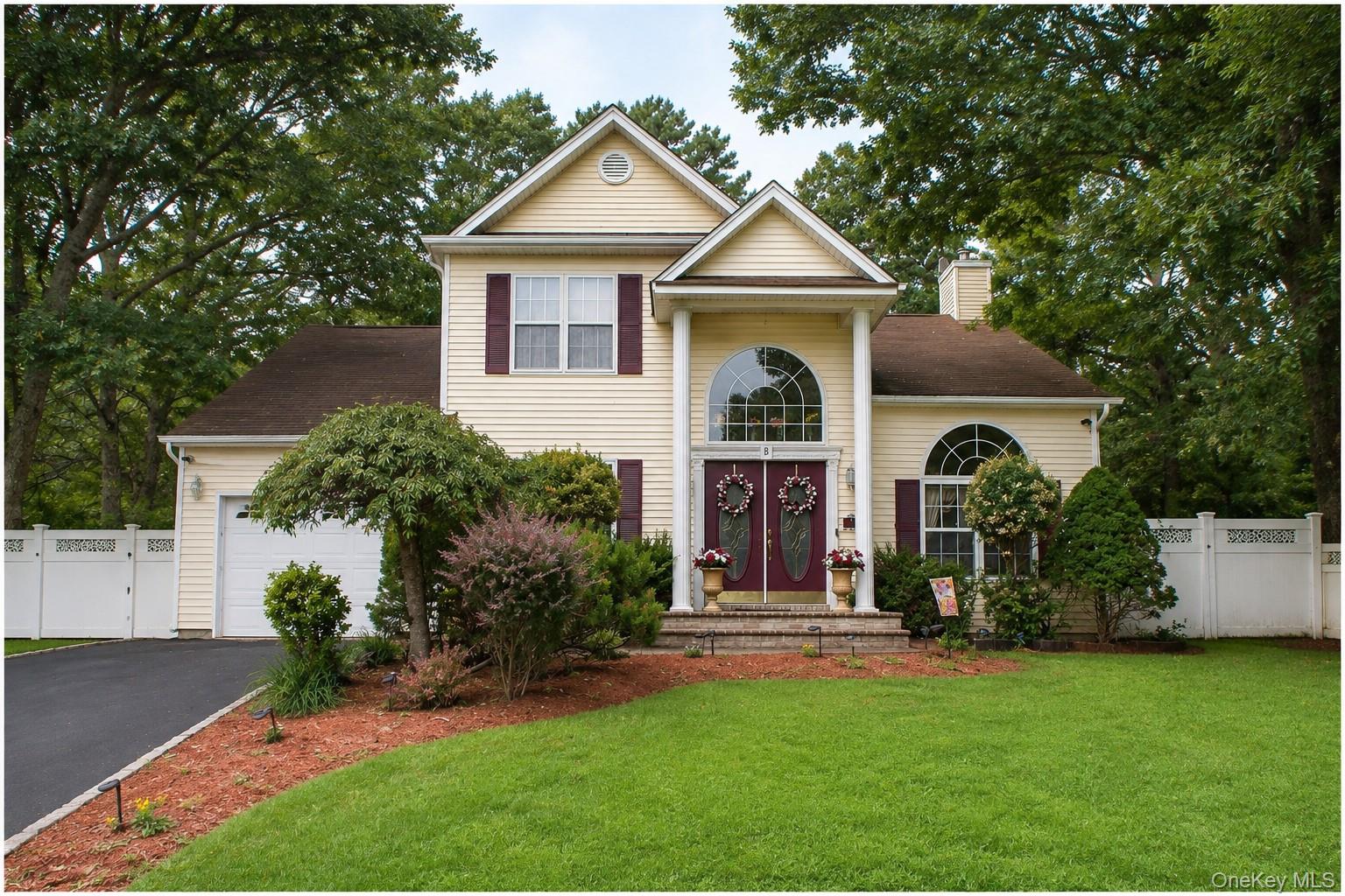 16 Winterberry Drive Property Photo 1