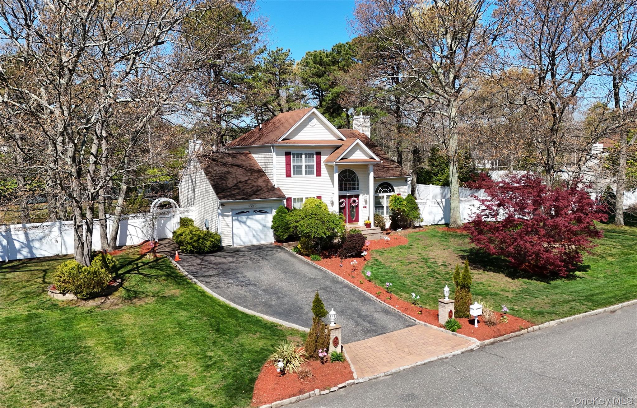 16 Winterberry Drive Property Photo 3