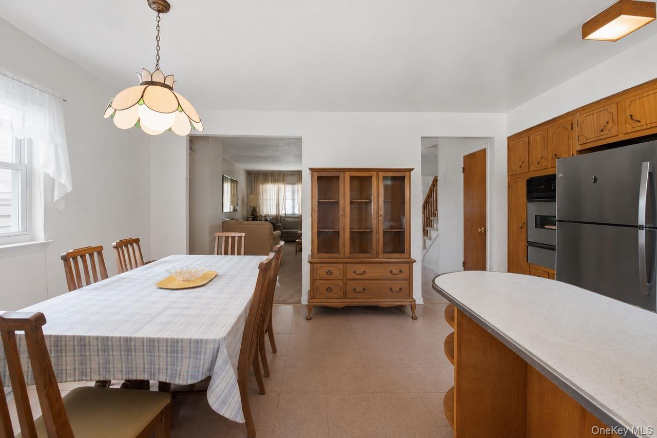 1056 Swinton Avenue Property Photo 7