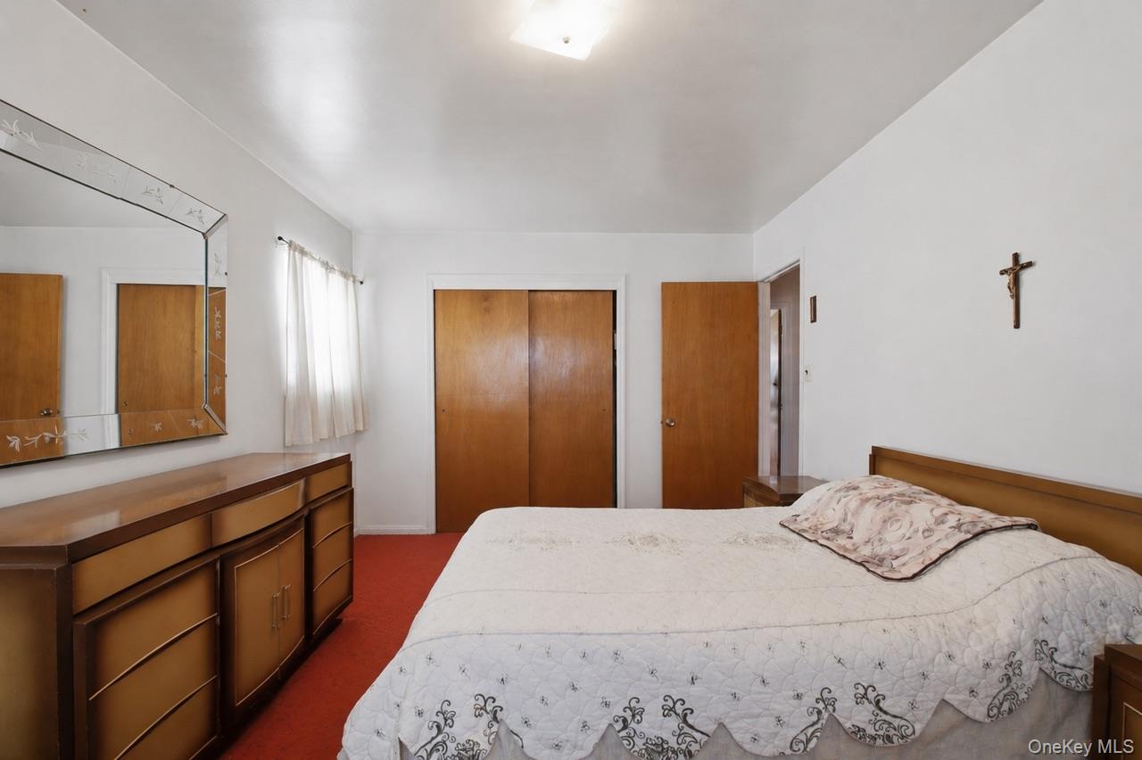 1056 Swinton Avenue Property Photo 13