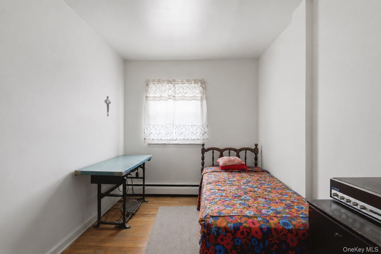 1056 Swinton Avenue Property Photo 16