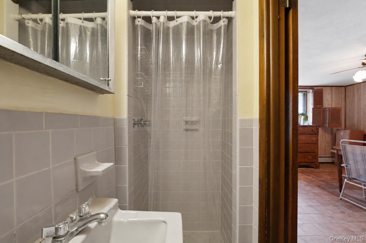 1056 Swinton Avenue Property Photo 22