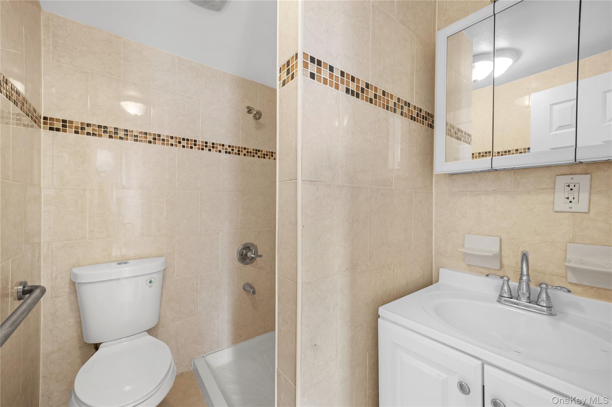 226-12 146th Avenue Property Photo 9