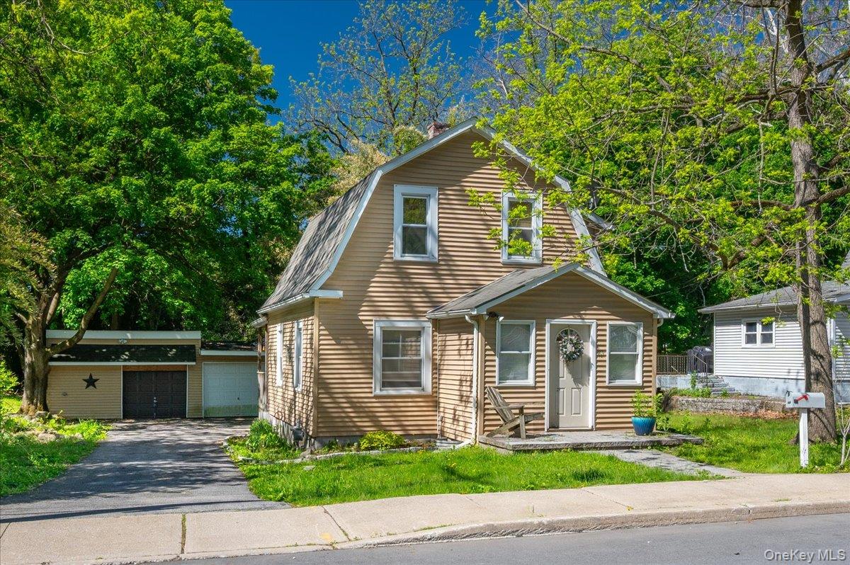 169 Dupont Avenue Property Photo 2
