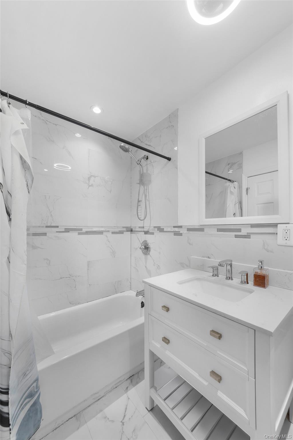 455 E 93rd Street Property Photo 6