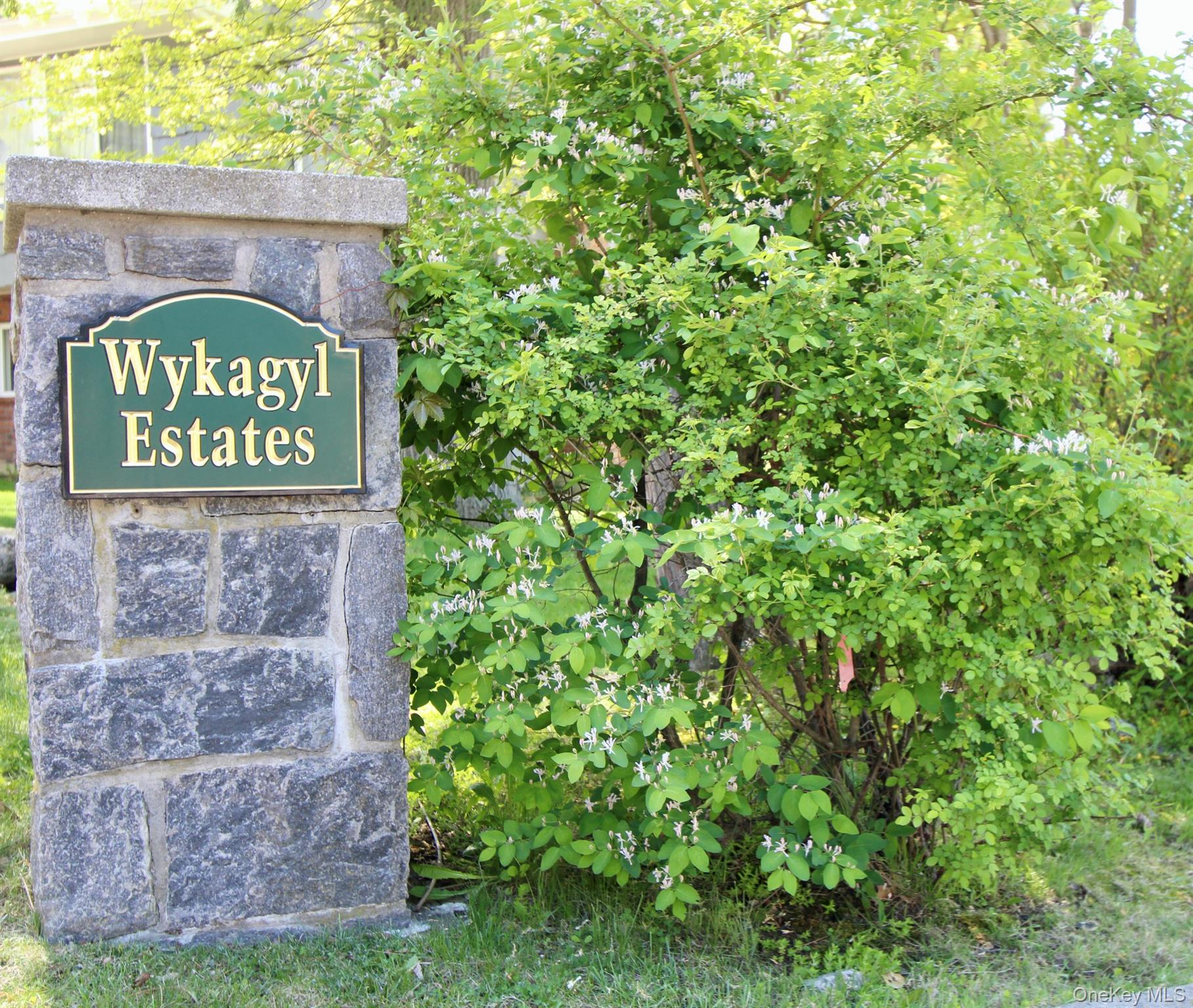27 Skyview Lane Property Photo 2