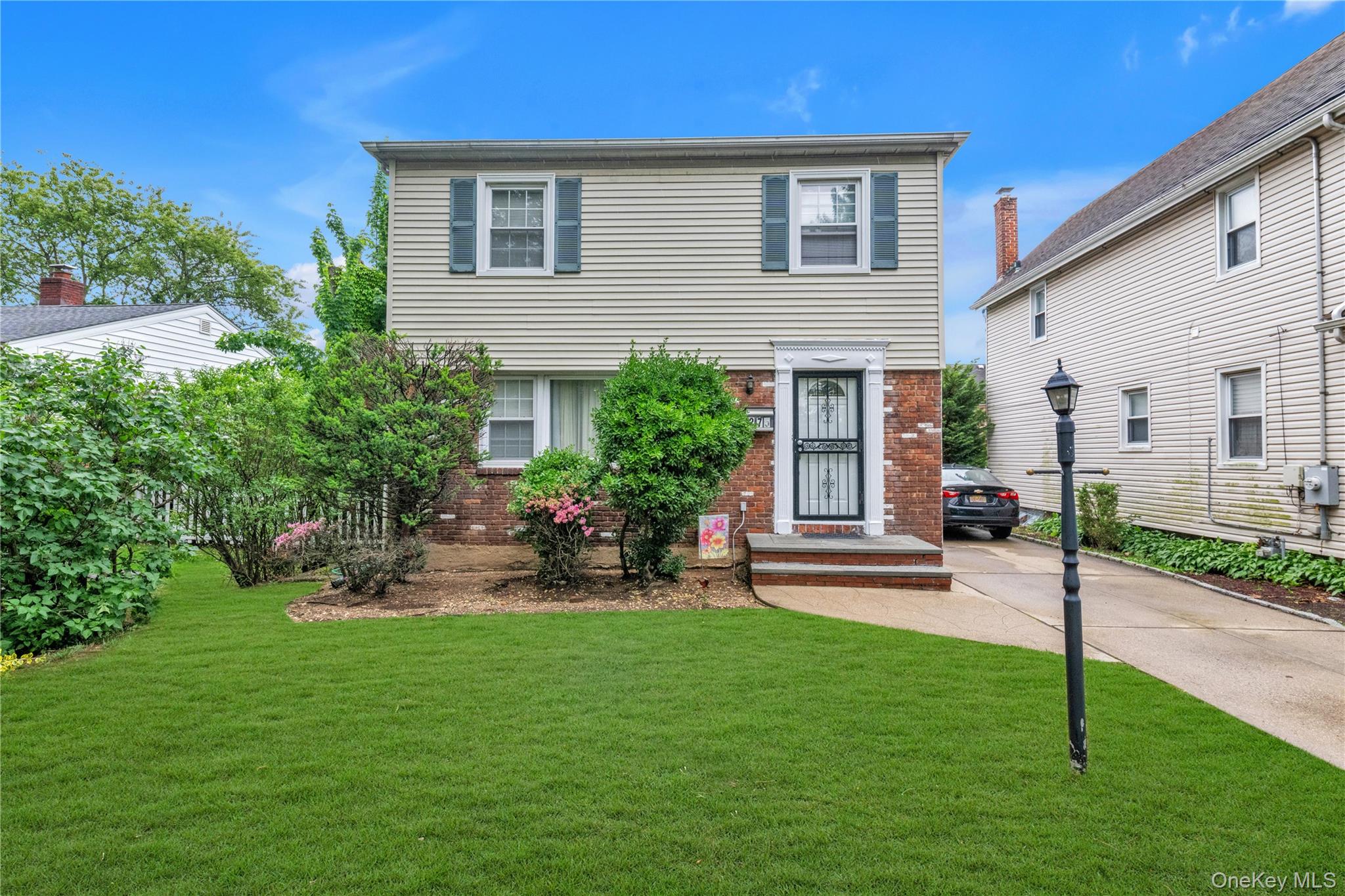 275 New Hyde Park Road Property Photo 1