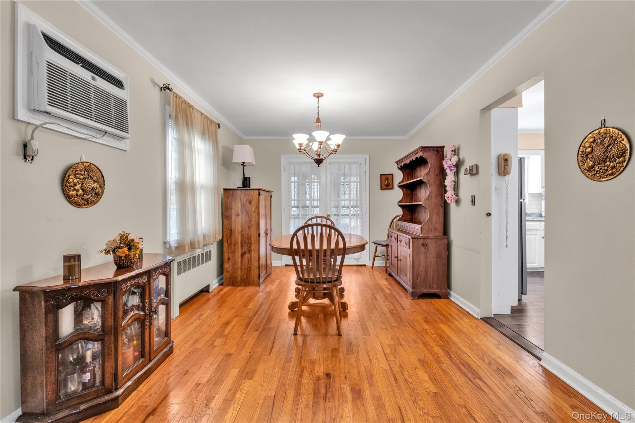275 New Hyde Park Road Property Photo 6