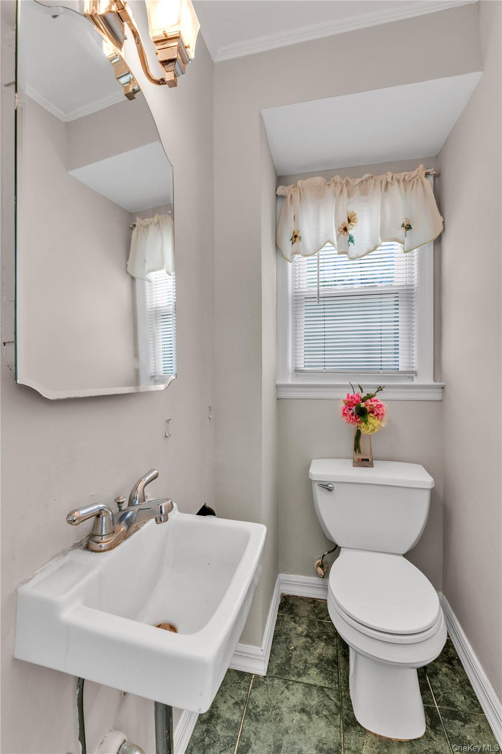 275 New Hyde Park Road Property Photo 10