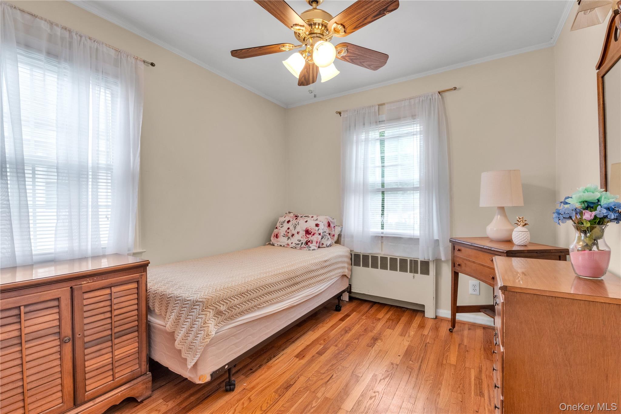 275 New Hyde Park Road Property Photo 14