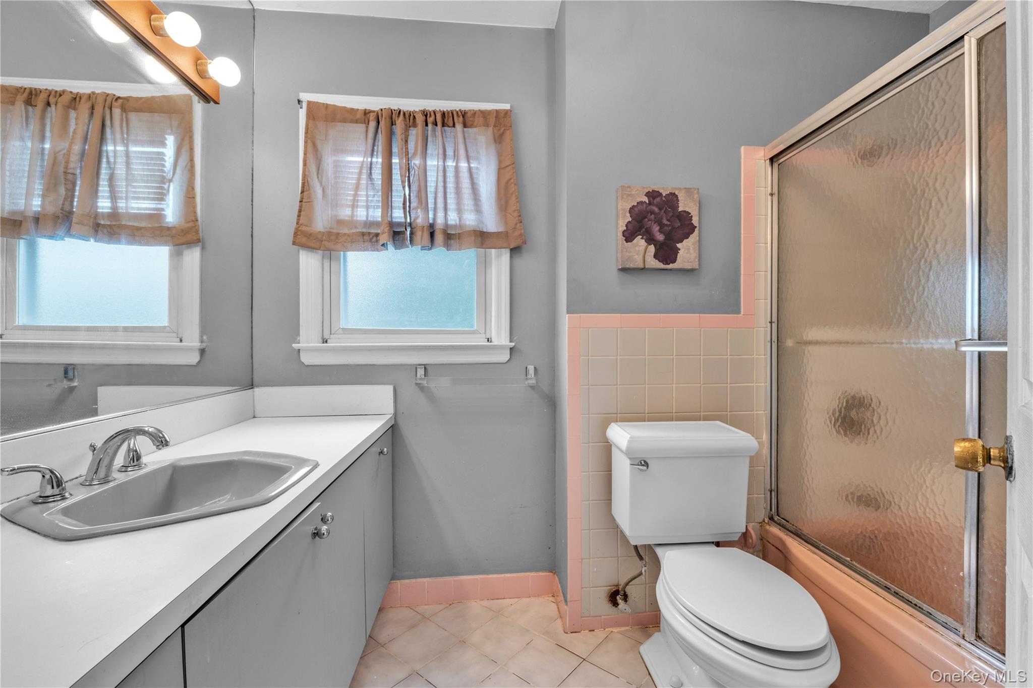275 New Hyde Park Road Property Photo 15