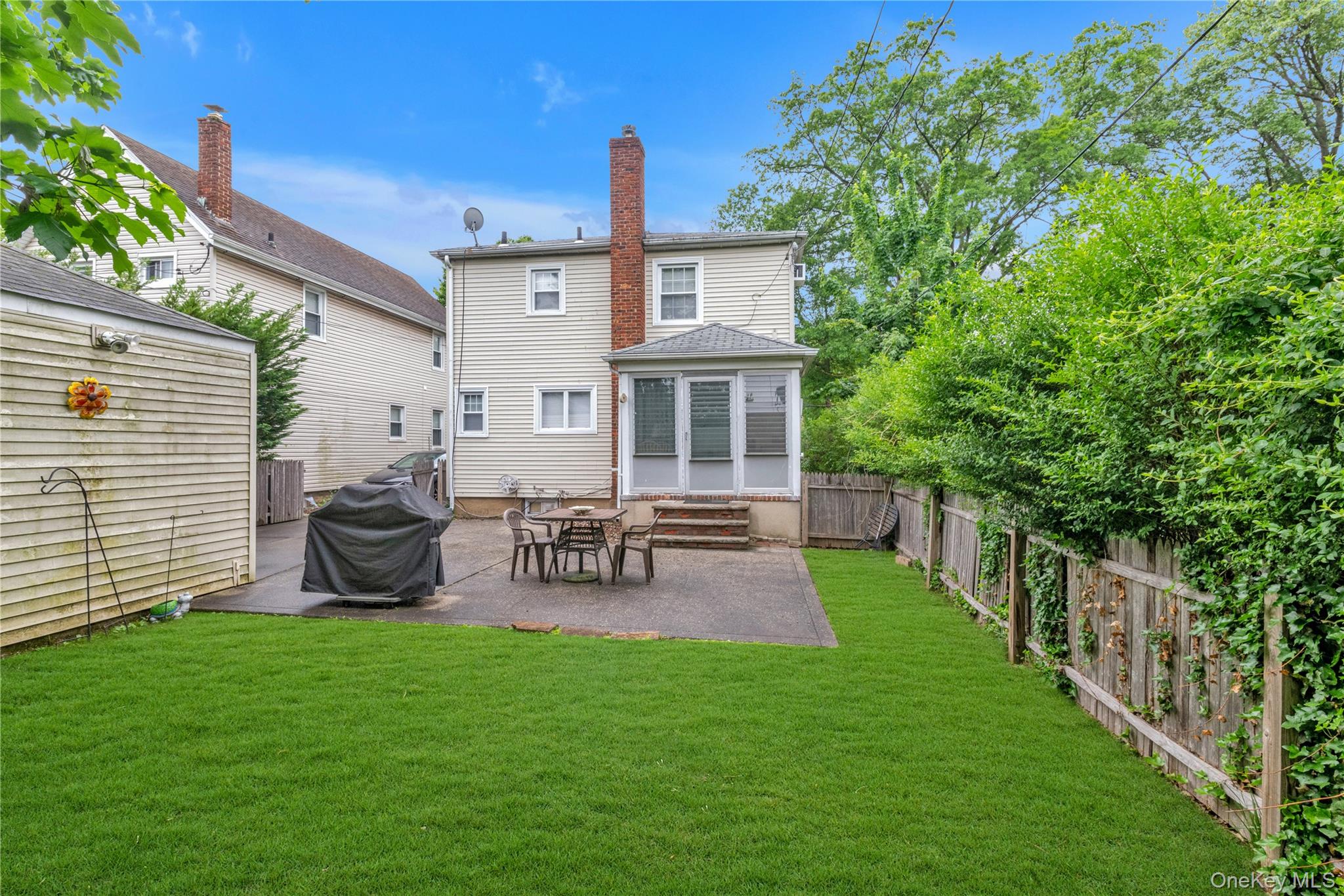 275 New Hyde Park Road Property Photo 19