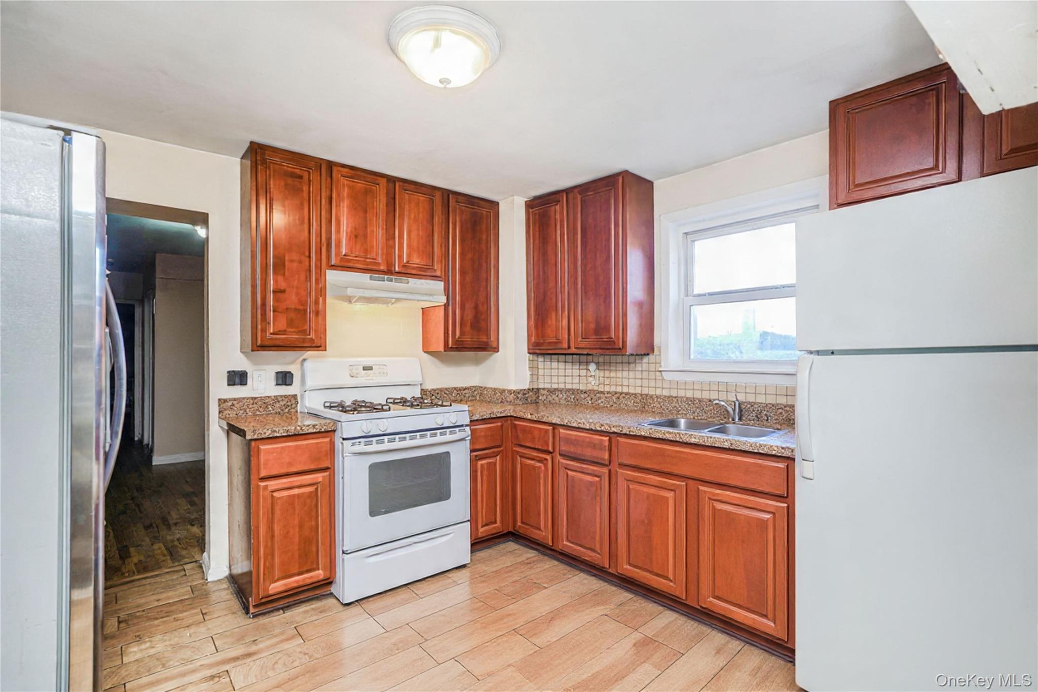 2579 Cropsey Ave Cropsey Avenue Property Photo 25