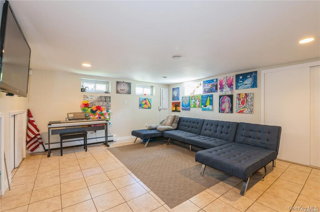 1040 Cedarhurst Street Property Photo 13