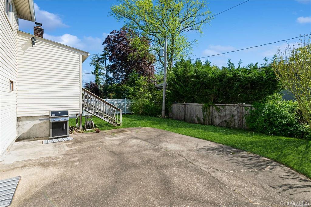1040 Cedarhurst Street Property Photo 16
