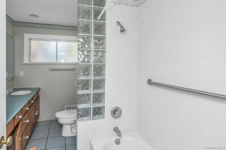 14 Central Park Road Property Photo 3