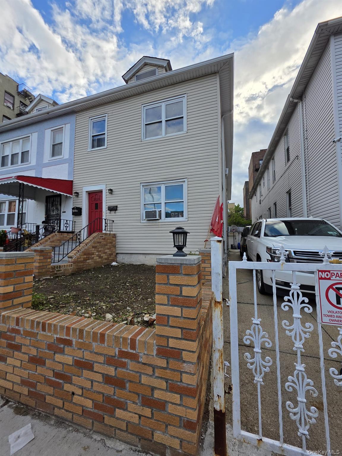 2515 Holland Avenue Property Photo 2