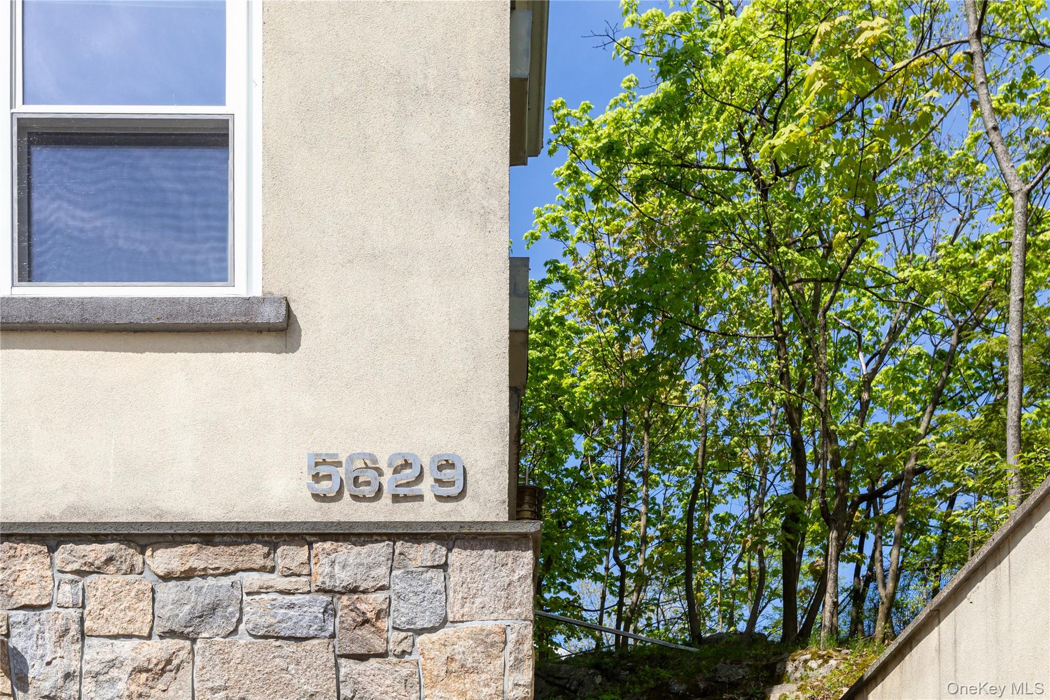 5629 Sylvan Avenue Property Photo 1