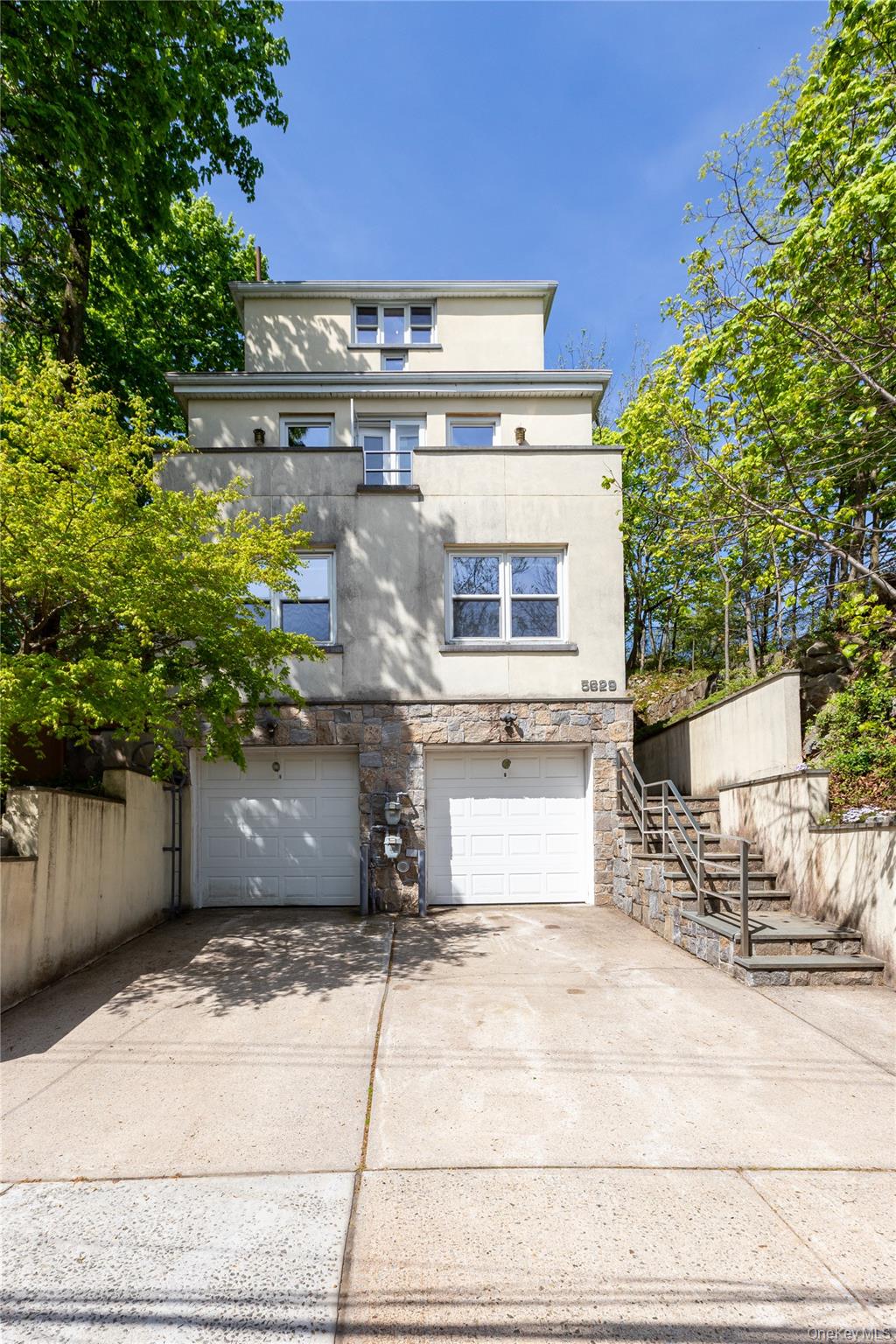 5629 Sylvan Avenue Property Photo 4