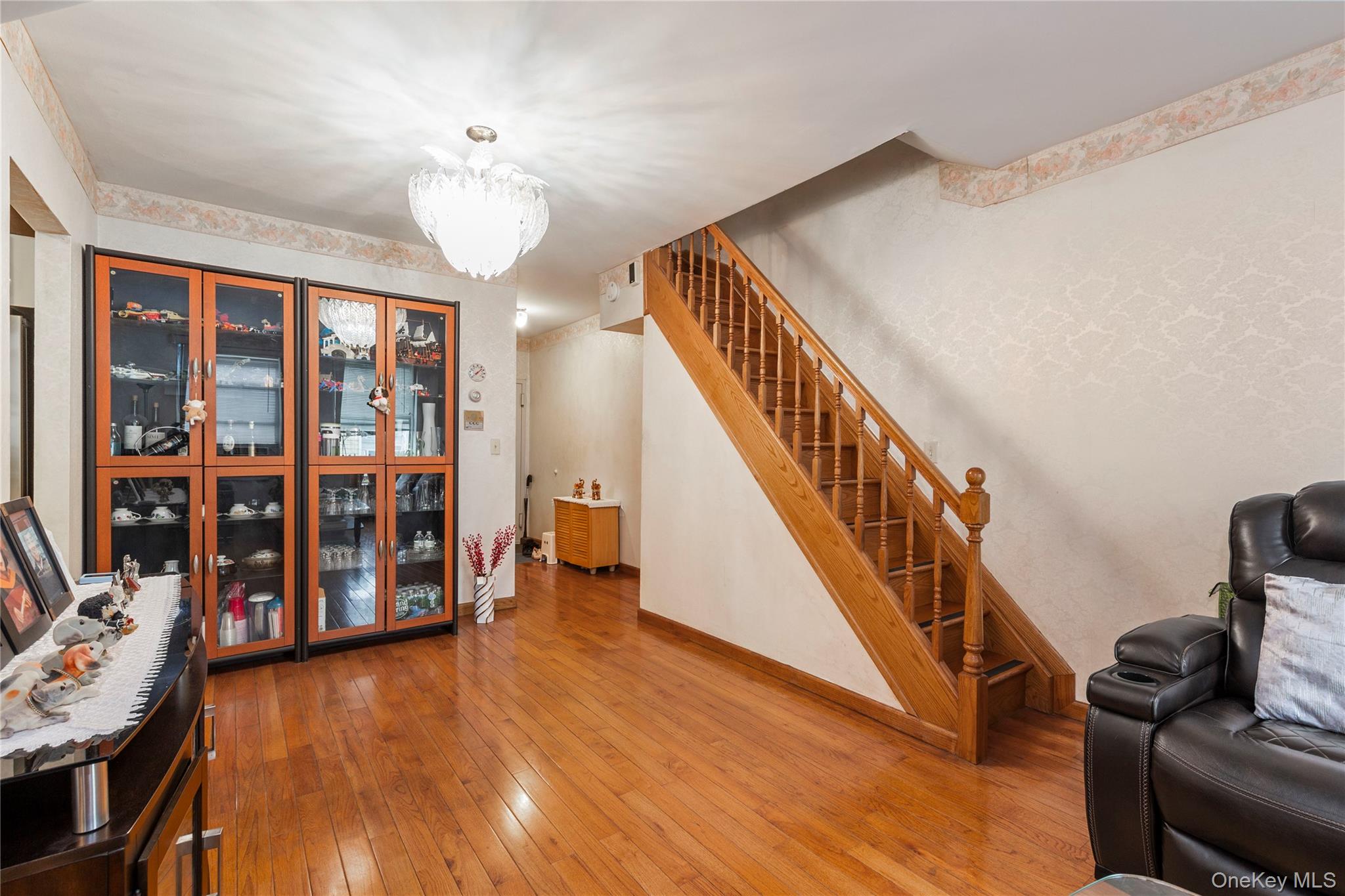 1727 E 14th Street Property Photo 4