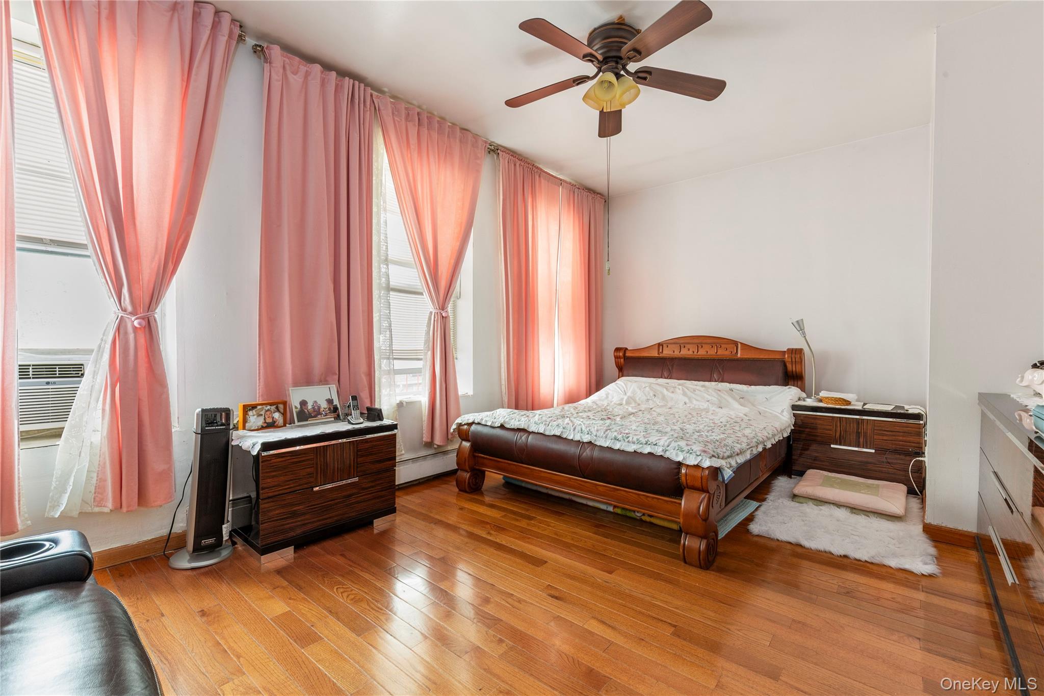 1727 E 14th Street Property Photo 5