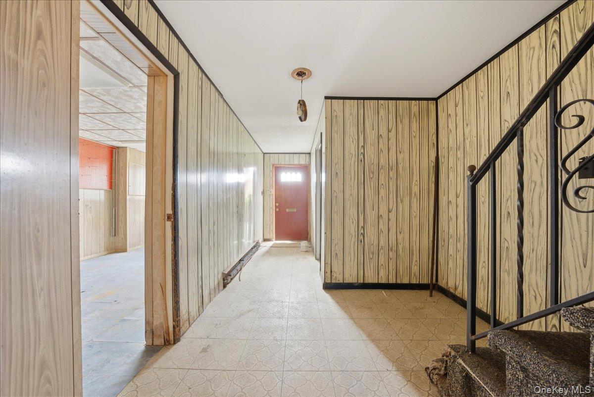 1323 E 222nd Street Property Photo 3