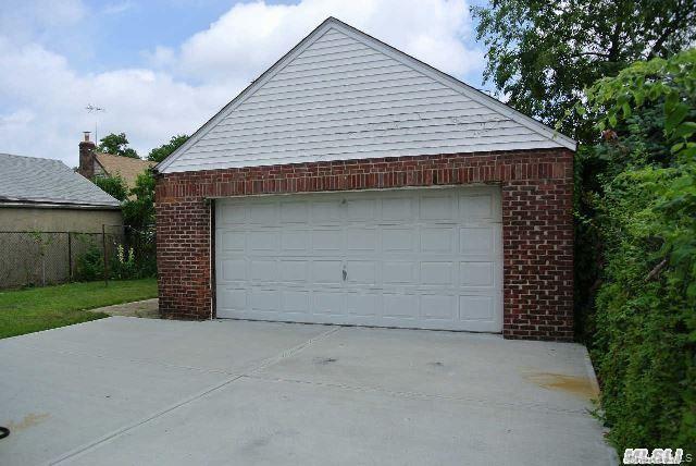 121-01 196th Street Property Photo 9
