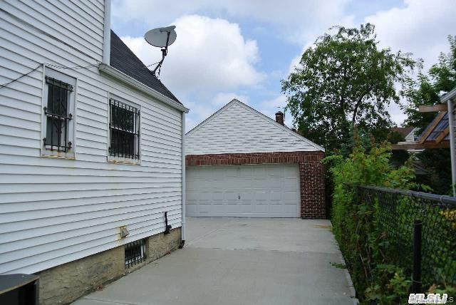 121-01 196th Street Property Photo 10