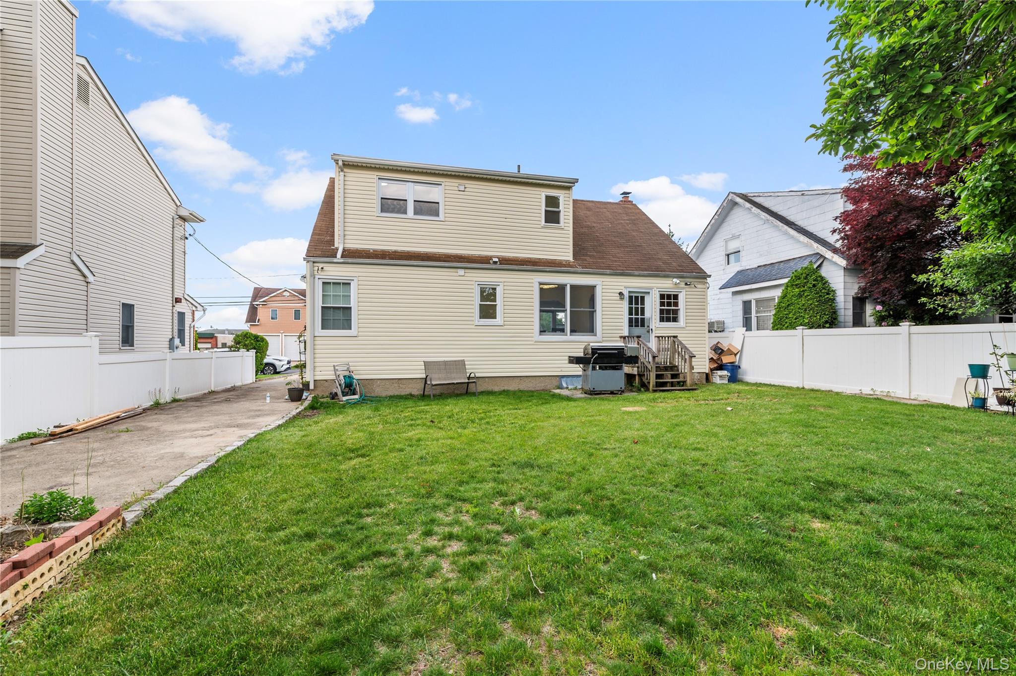 14 Evans Avenue Property Photo 25