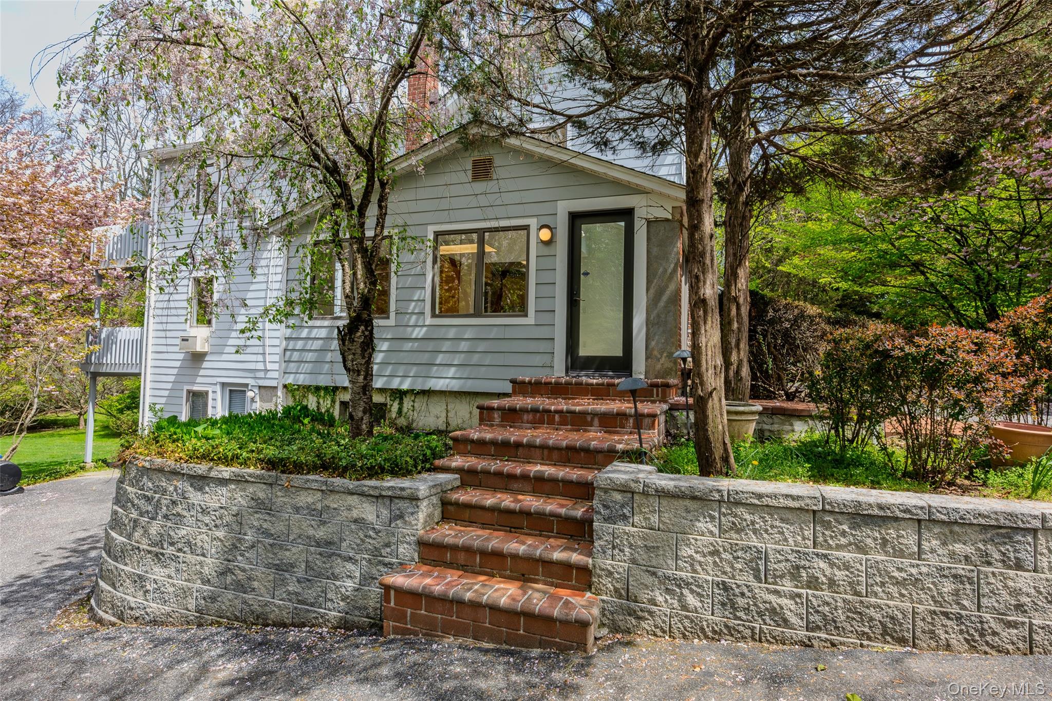 81 Old Post Road Property Photo 4