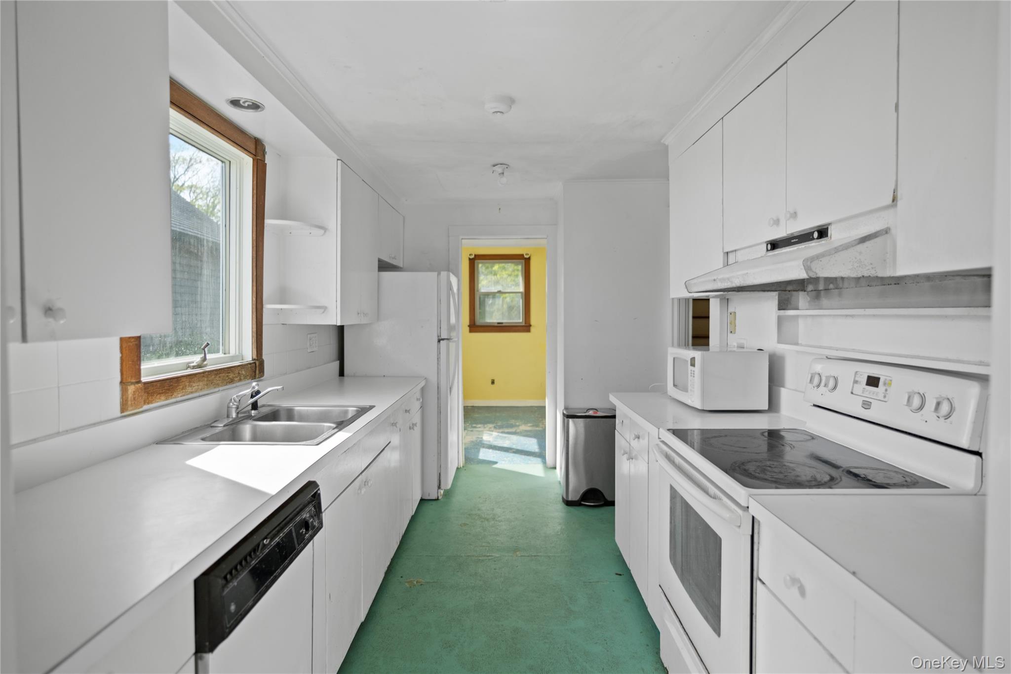 4 Shore Road Property Photo 13