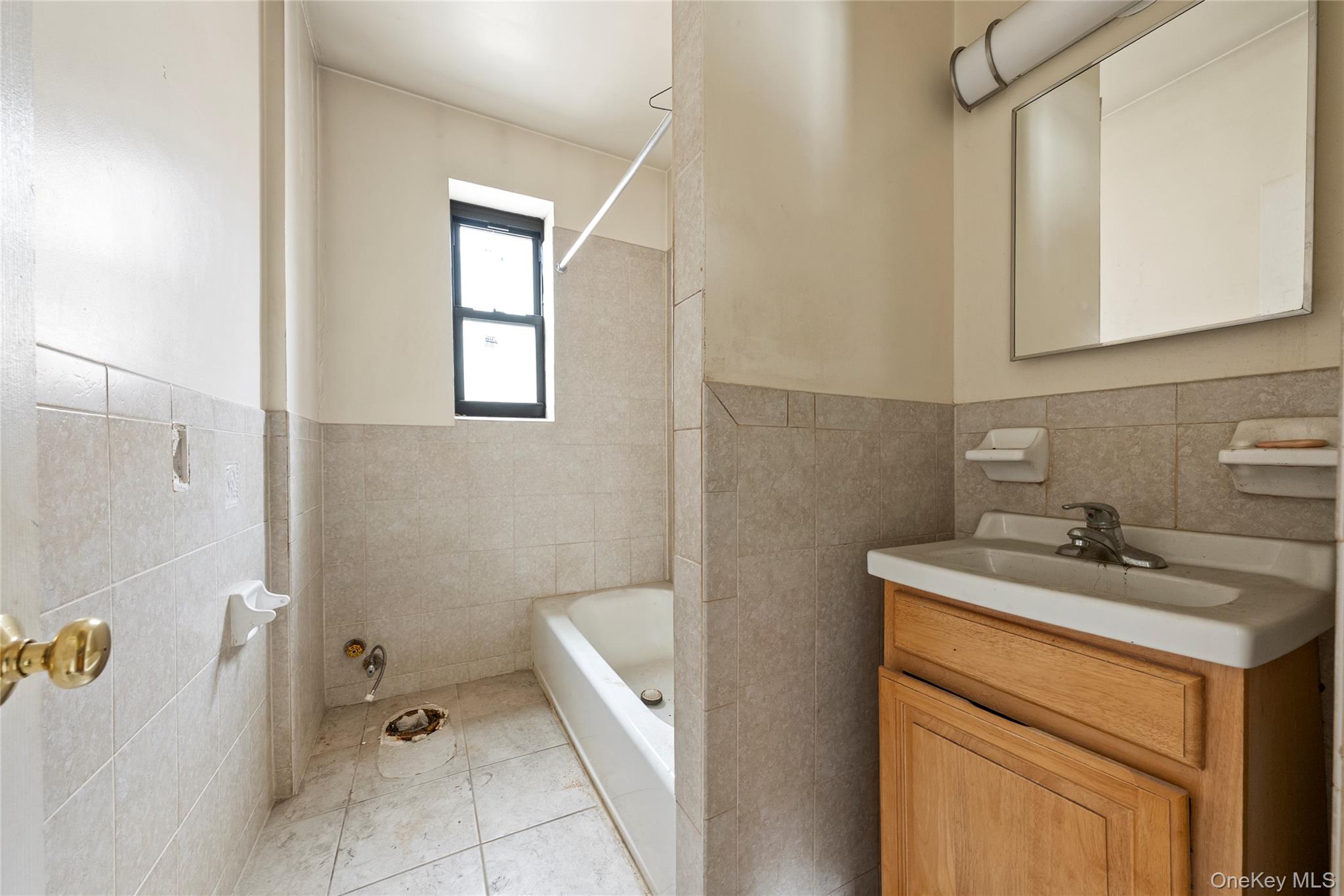 1715 Nelson Avenue 4b Property Photo 8
