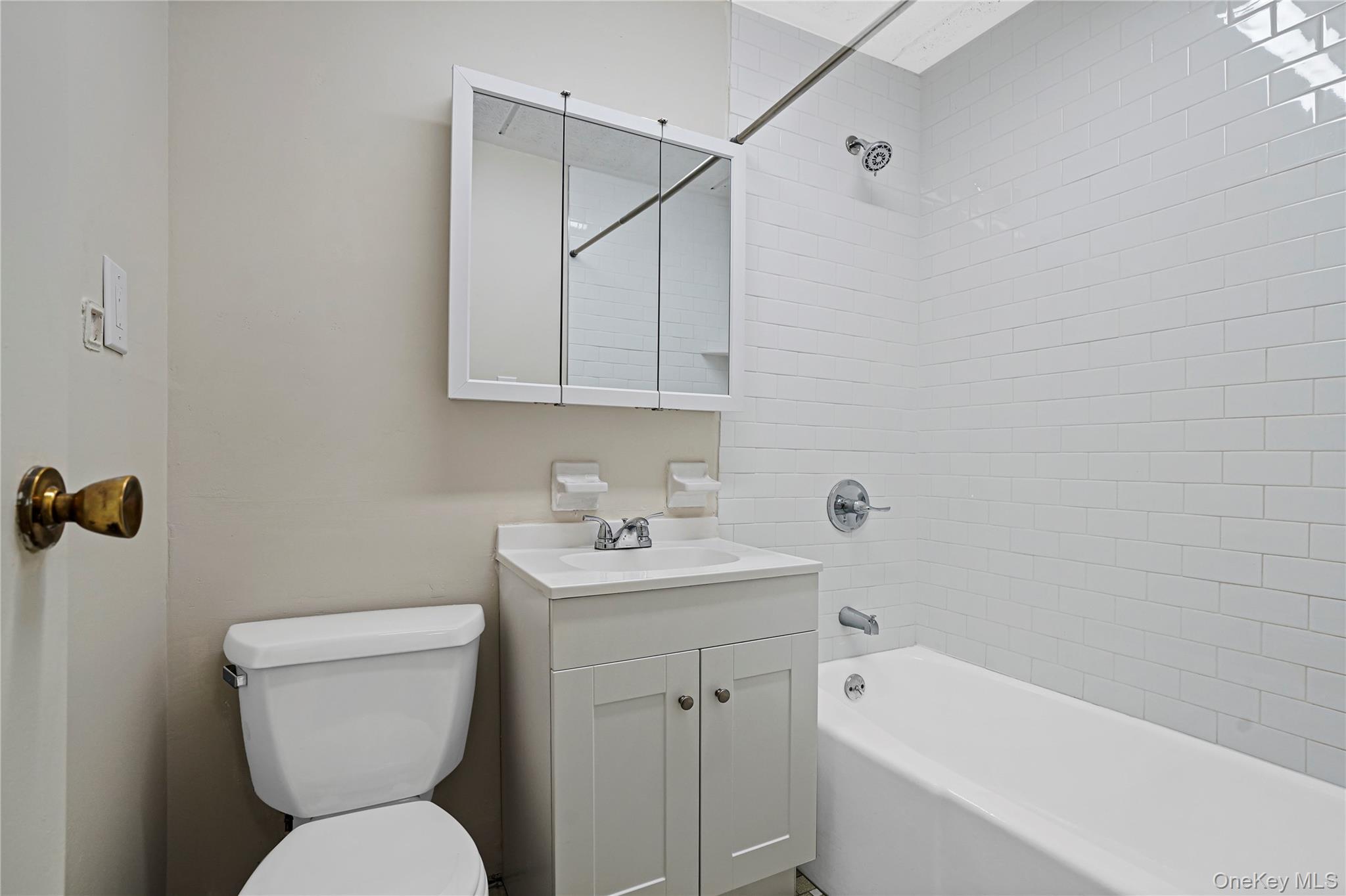 1 David Lane 2a Property Photo 8