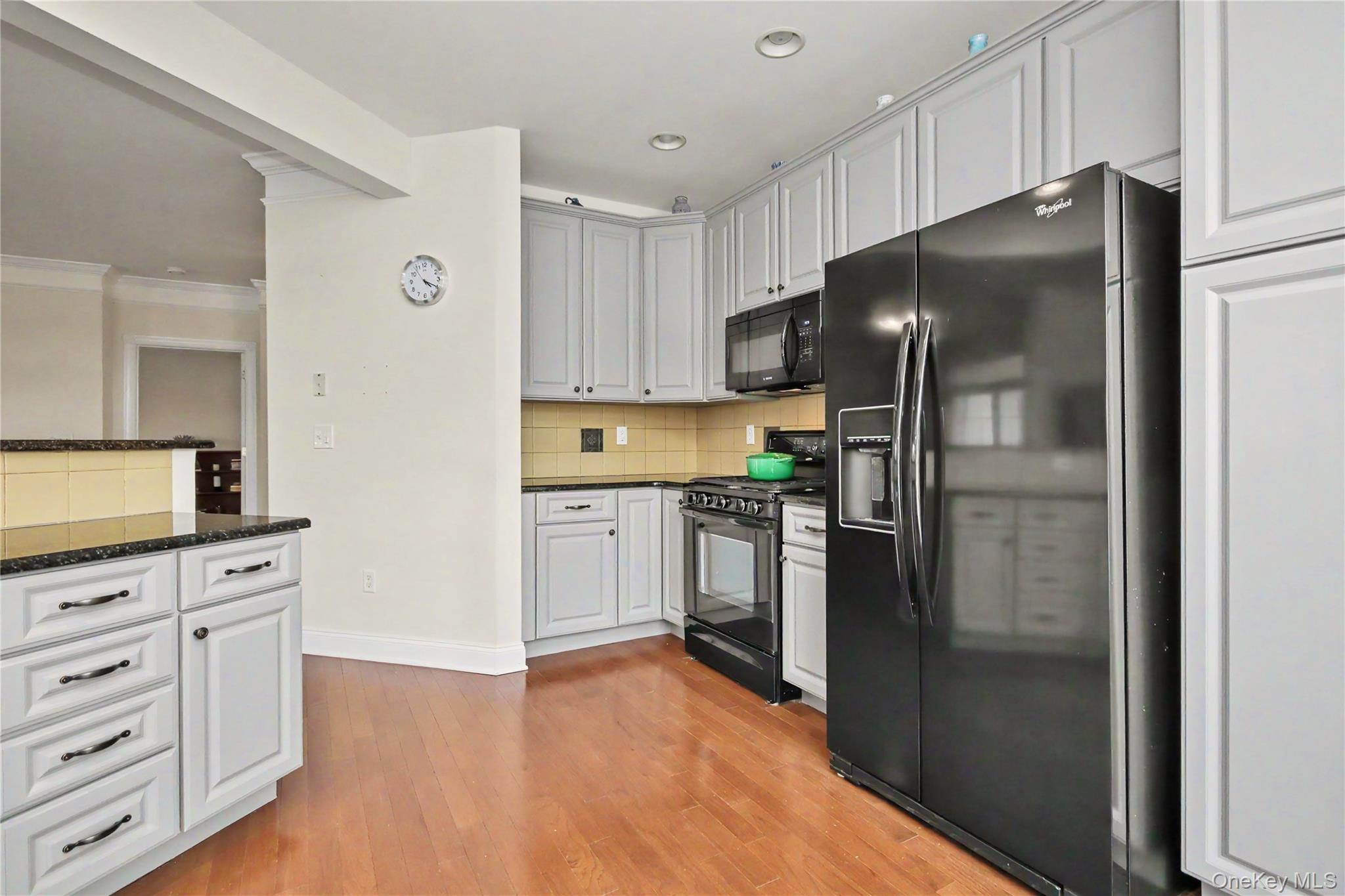541 Regency Drive Property Photo 7