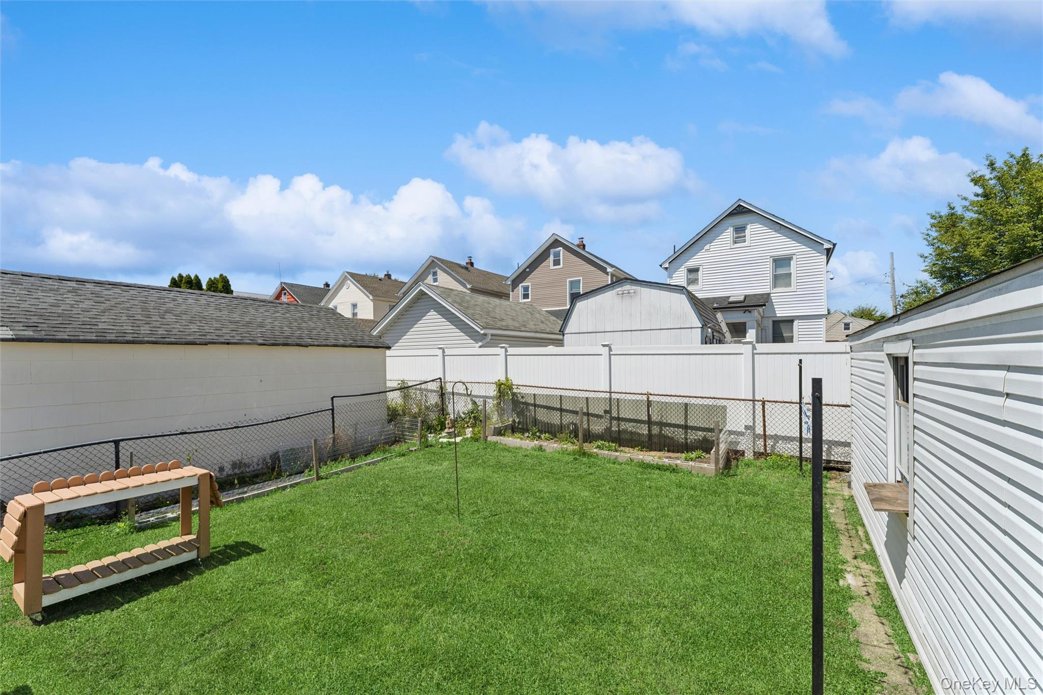 646 Benris Avenue Property Photo 17