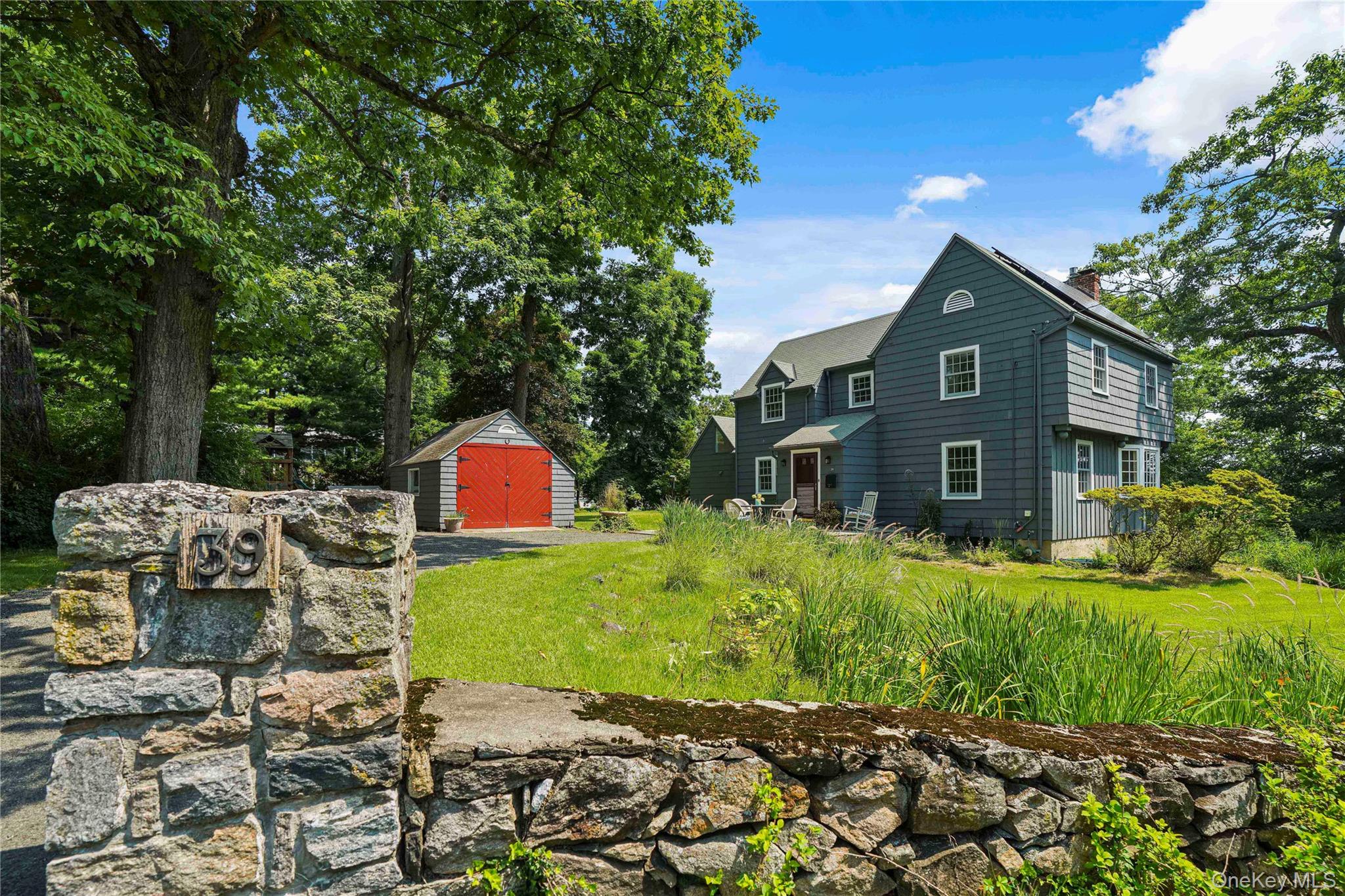 39 Forest Avenue