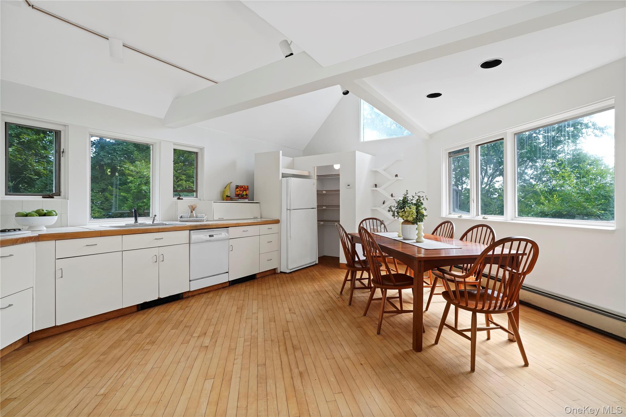 39 Forest Avenue Property Photo 12