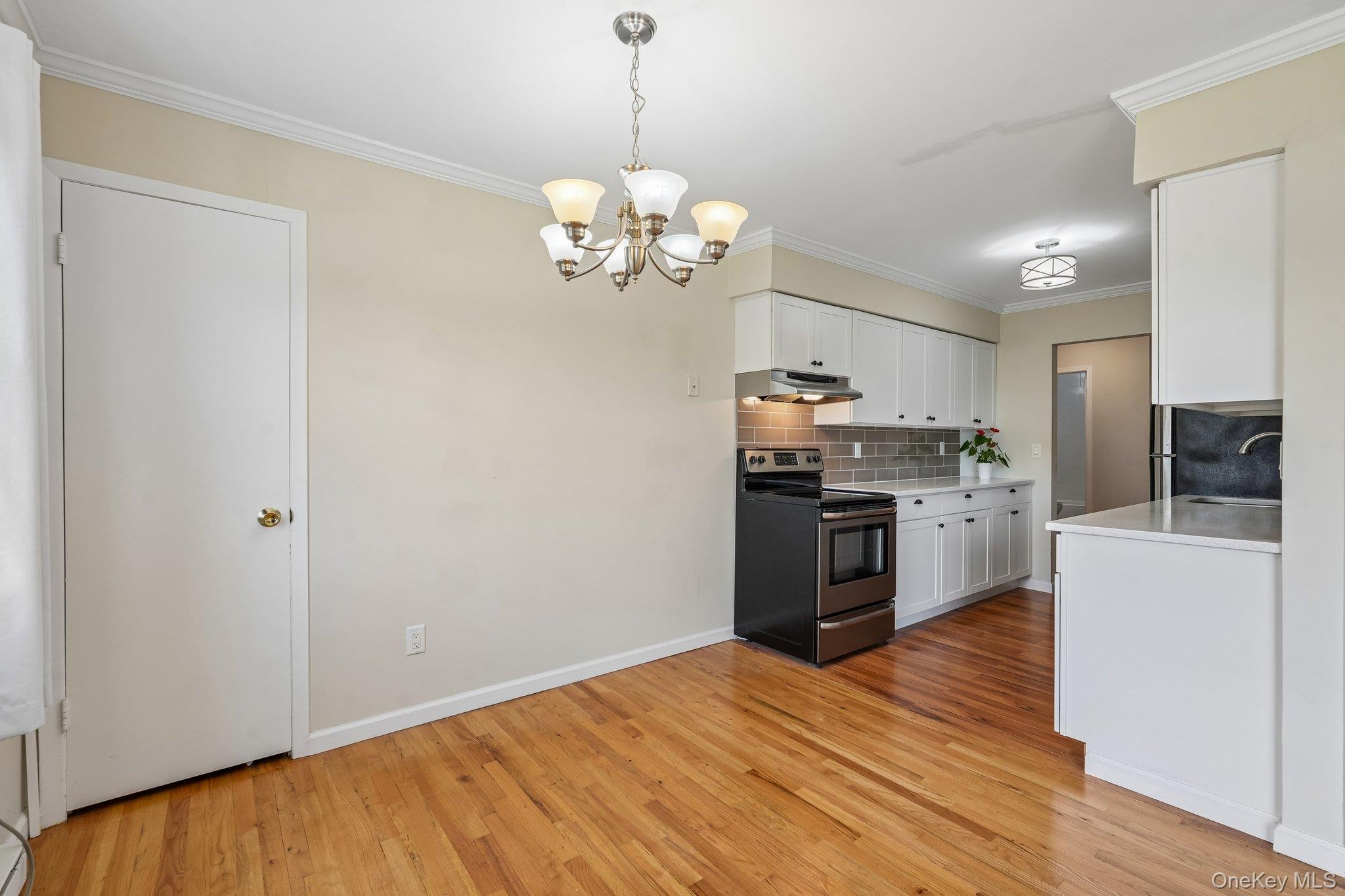 2 Germonds Village 12 Property Photo 6