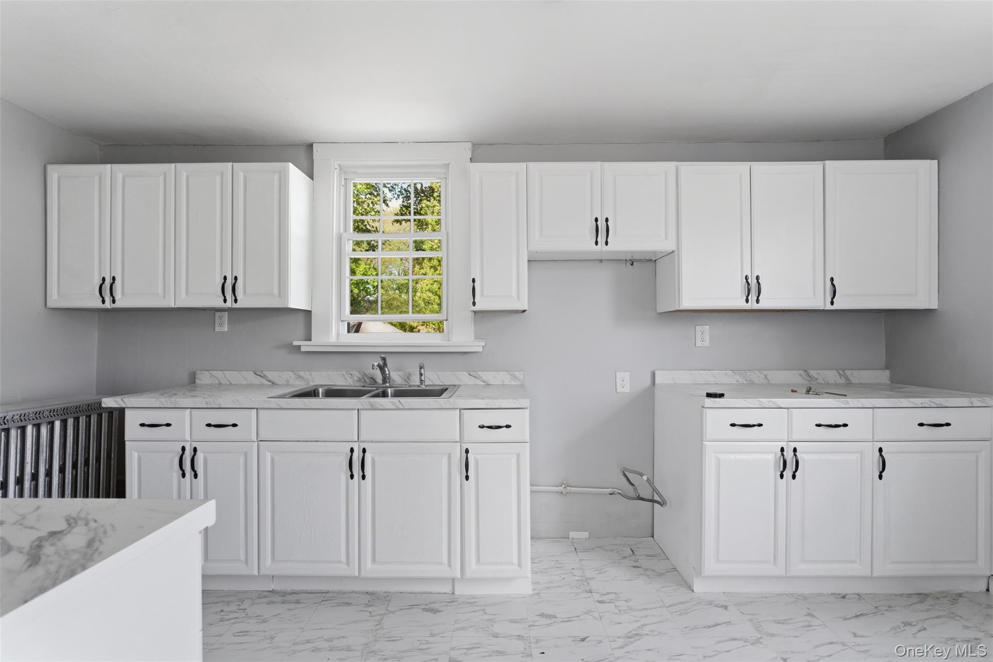 22 E Broome Street Property Photo 4