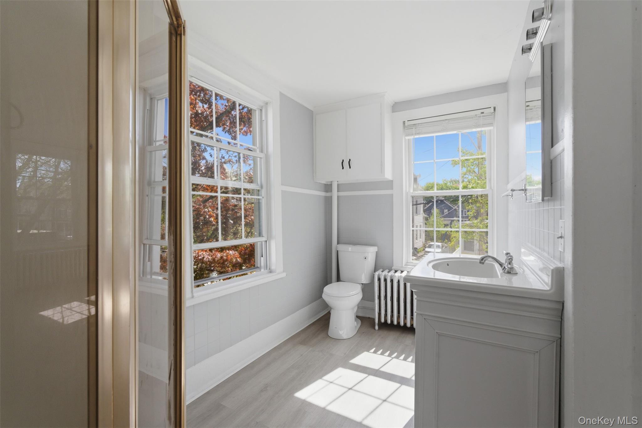 22 E Broome Street Property Photo 22