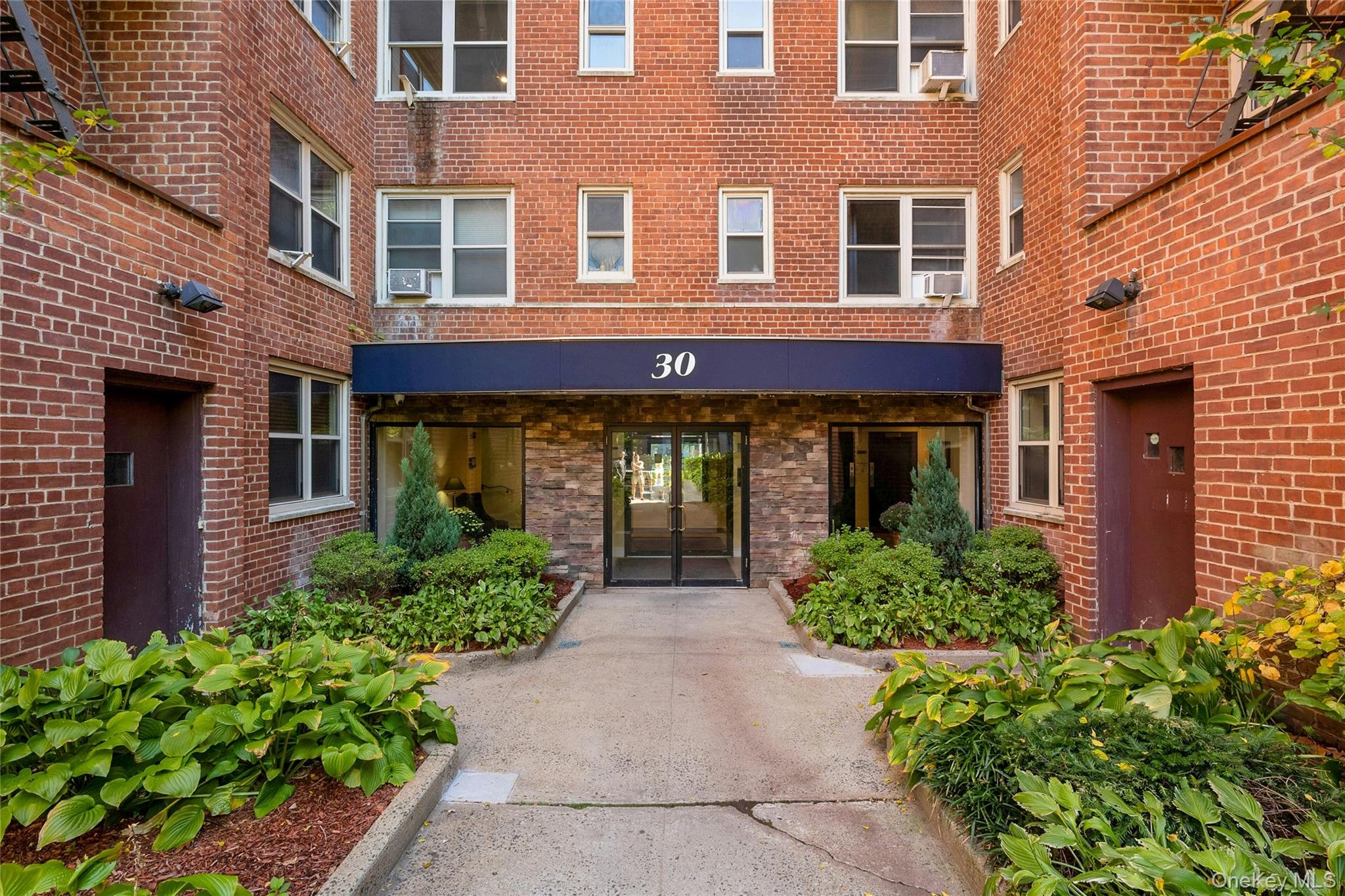 30 N Broadway 5e Property Photo 2
