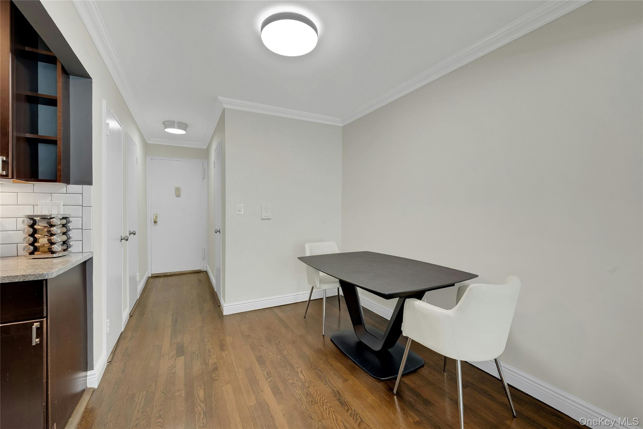 30 N Broadway 5e Property Photo 8