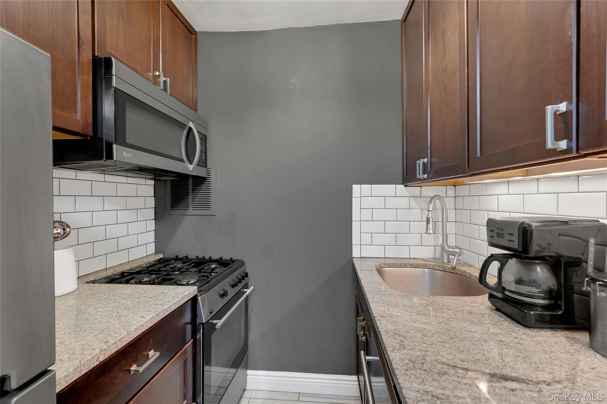 30 N Broadway 5e Property Photo 14