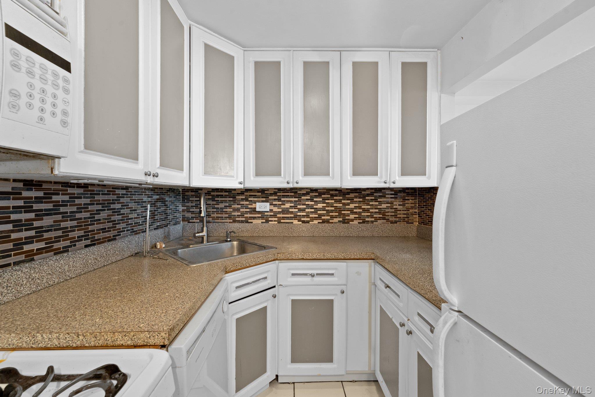 3121 Middletown Road 8a Property Photo 5