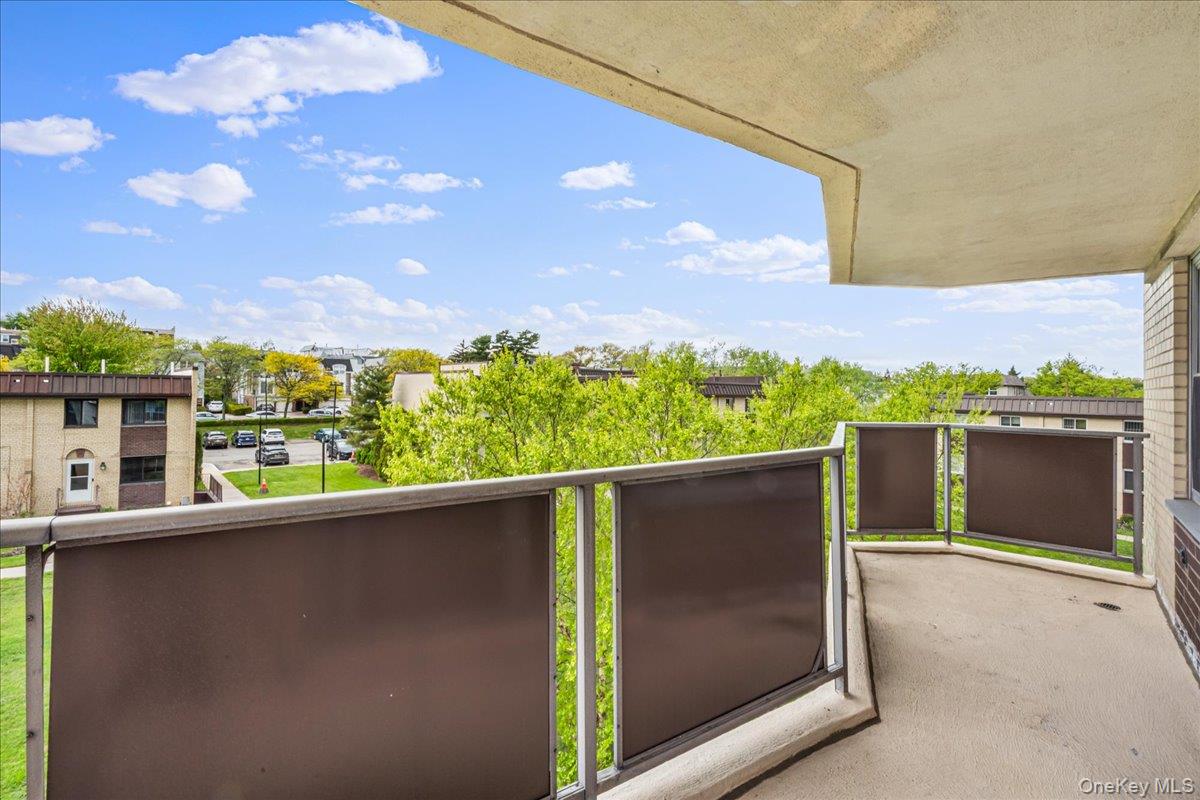 17-85 215th Street 3e Property Photo 1