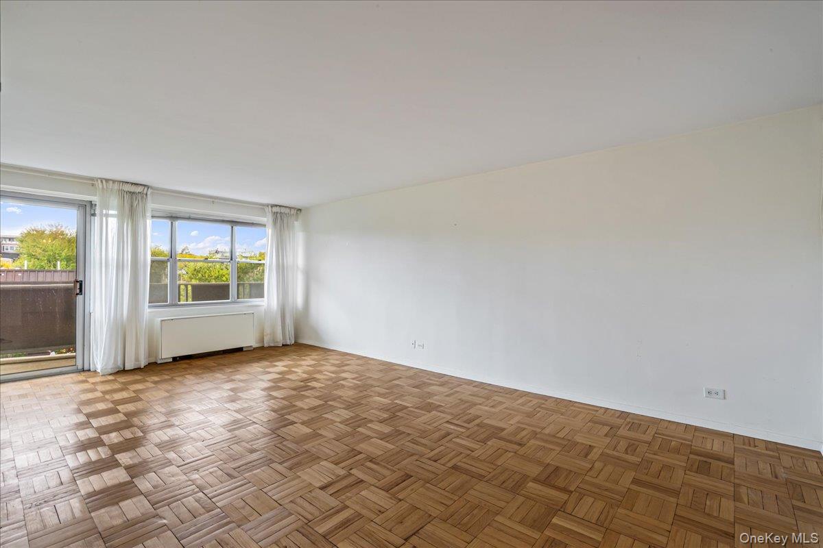 17-85 215th Street 3e Property Photo 4